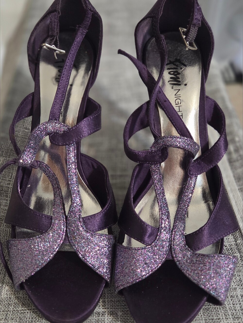 Beautiful FIONI NIGHT PURPLE & GLITTER STRAPPY SANDALS SIZE 8